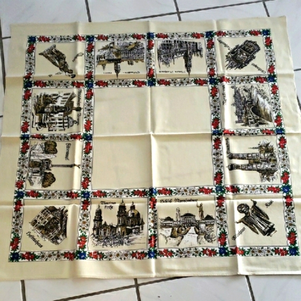 Vintage new Munich, Germany Cream with multicolor decorative tapestry/tablecloth